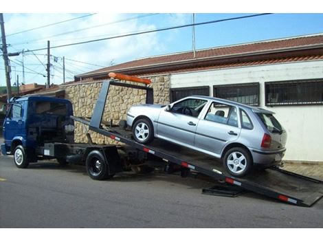 Remoção de Carro na Rua Mateus Leme